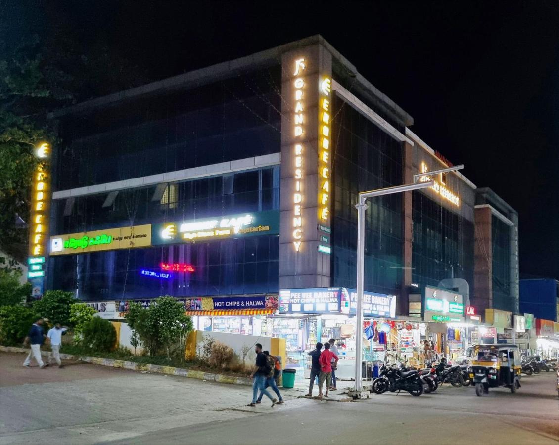 Js Grand Residency Hotel Palakkad Exterior foto